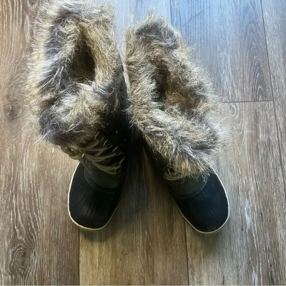 Sorel Tofino II Black & Green Boots (2)